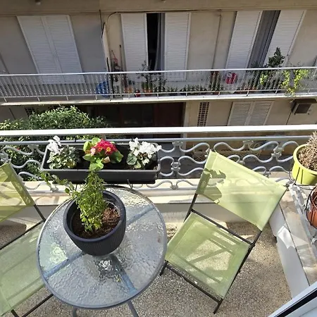 Syntagma Plaka Getaway